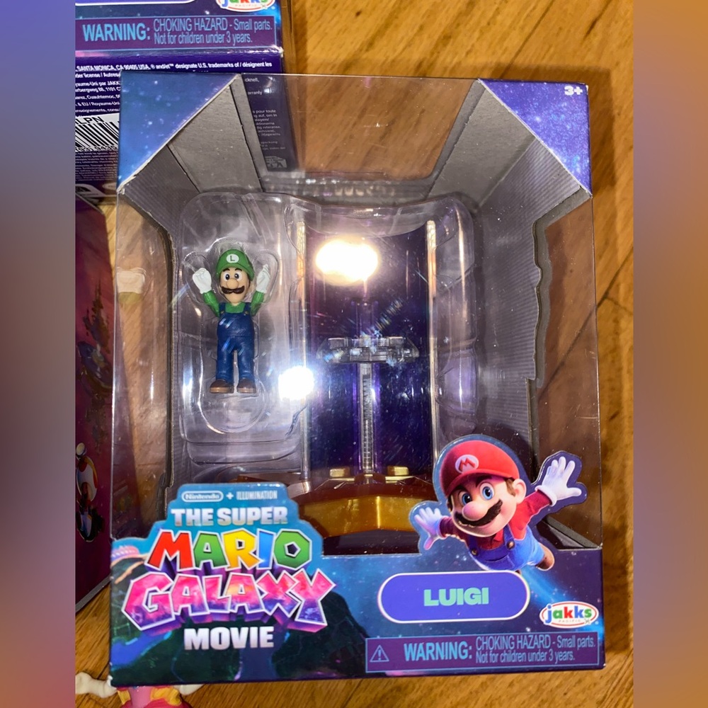Super Mario Galaxy Movie–1.5” Figures w/Star Launcher Bundle Mario, Luigi, Yoshi - Picture 8 of 13